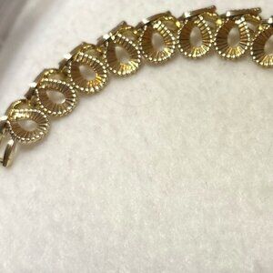 Bracelet Coro Pegasus Vintage Gold Tone Wide Leaf Signed Jewelry Gift 7.5”